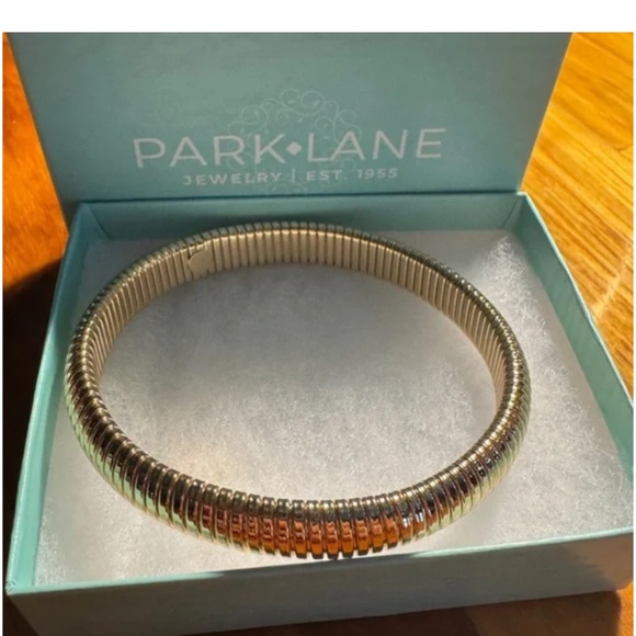 Embraceable Gold Bracelet NWOT - Picture 1 of 5